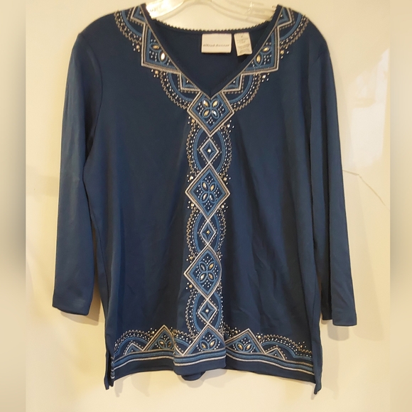 Mixed Blue & White Tops & Bottoms M/L Prints Bundle - Picture 2 of 11